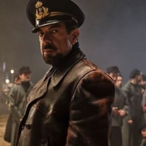 Il a coulé l'ennemi, puis a risqué sa vie pour le sauver : l'histoire vraie de Salvatore Todaro, le commandant de Favino