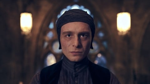 La nouvelle bande-annonce d'Harry Potter a-t-elle déjà montré Voldemort ? Est-ce que c'est ce personnage encapuchonné ?