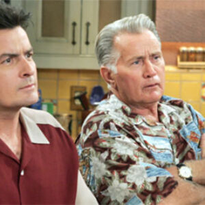Martin et Charlie Sheen seront père et fils dans une nouvelle sitcom : Happy Jack arrive