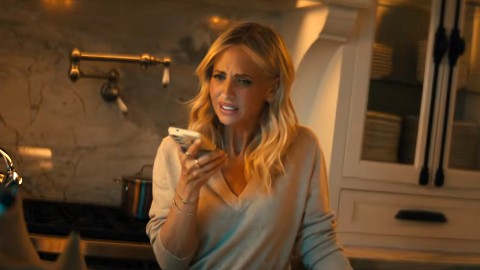 Sarah Michelle Gellar de nouveau dans le viseur de Ghostface... dans une publicité : la vidéo
