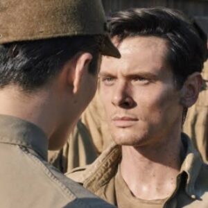 Son avion s'est écrasé dans l'océan et elle a passé 47 jours à la dérive : l'histoire vraie d'Unbroken d'Angelina Jolie
