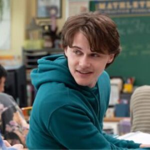 The Julia Set, l'accident de Christopher Briney sur le tournage : comment il s'est fracturé la main