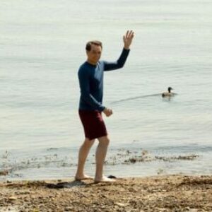 Widow's Bay, comment l'expérience personnelle de Matthew Rhys en mer l'a « sauvé » pendant le tournage