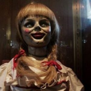 Annabelle : qu'est-ce qui est vrai et pas dans le premier chapitre de la saga sur la poupée sanguinaire ?