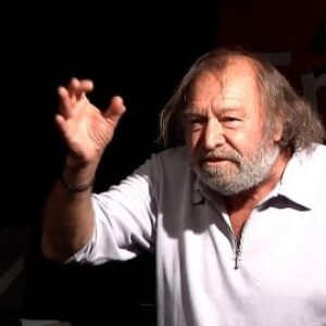 Carlo Monni – Comme un grillon dans un ouragan : un film qui rend un digne hommage au grand acteur et poète paysan toscan