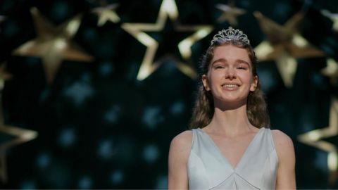Carrie, le rebondissement final ouvrirait la voie à la saison 2 : le showrunner s'exprime