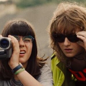 Dear Cruel World : affronter la vie avec une boule dans la gorge et des lunettes de soleil. La critique du film.