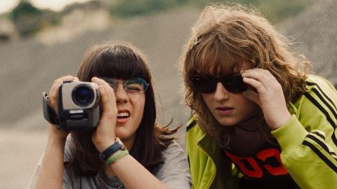 Dear Cruel World : affronter la vie avec une boule dans la gorge et des lunettes de soleil. La critique du film.