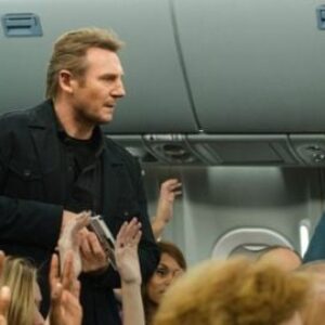Liam Neeson accusé et piégé dans le thriller d'action Non-Stop : parviendra-t-il à s'exonérer et à trouver le véritable coupable ?